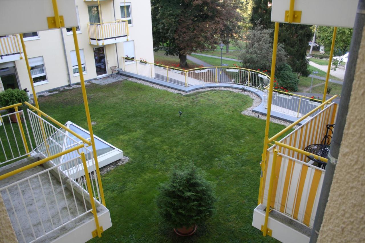 Hotel & Residenz Am Kurpark Schlangenbad Exterior foto